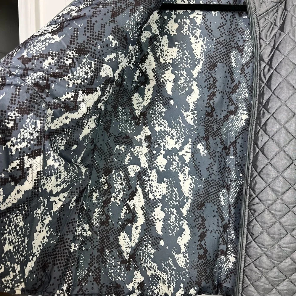 Three Hearts Vest womens grey quilted reversable lightweight comfortable